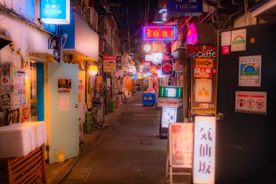 大瓜!美艳老板娘出轨18岁暑假工,聊天记录炸裂,称男生是永动机